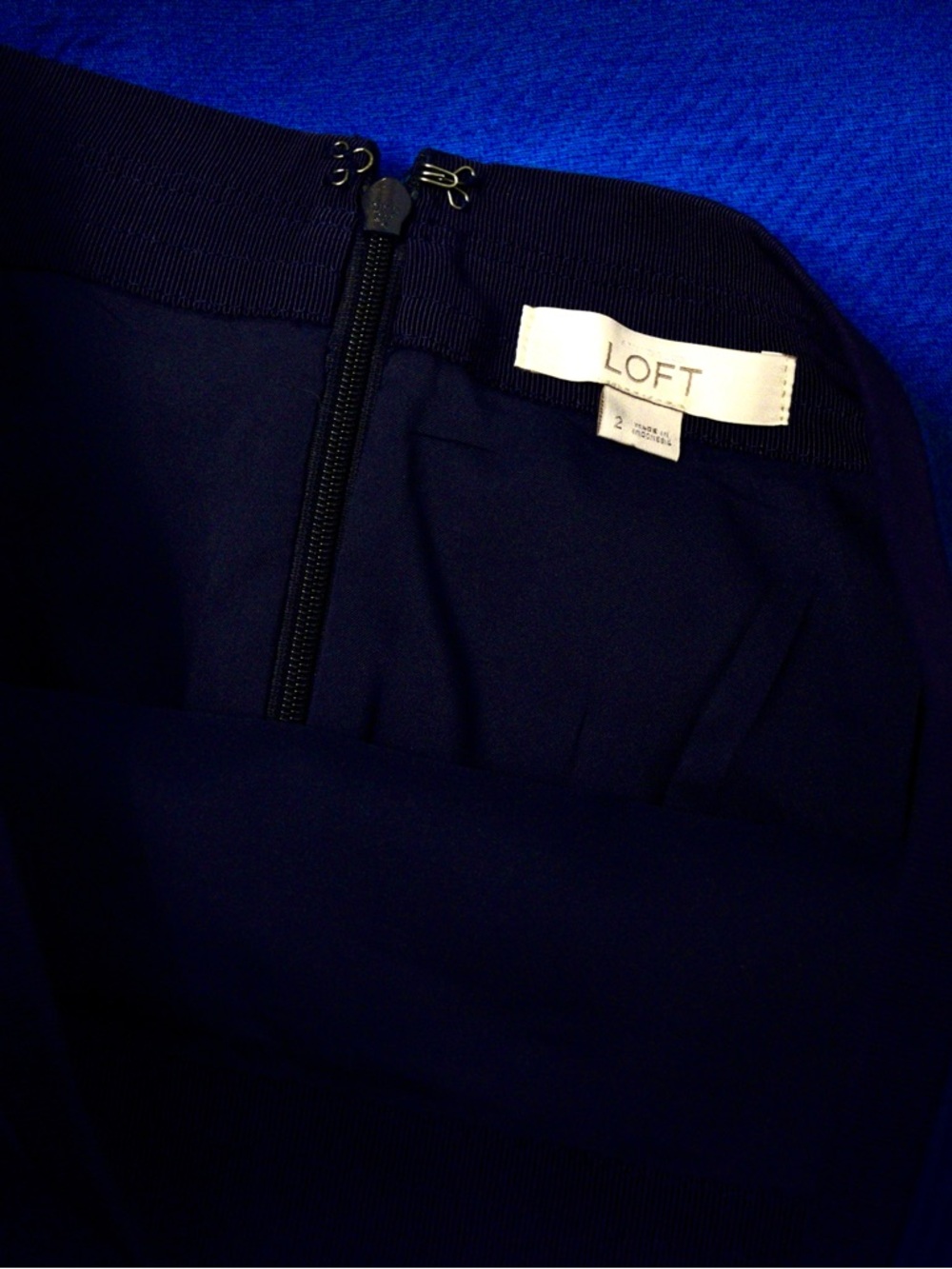 LOFT Navy Blue Pencil Skirt Knee Length Work Office Career Classic Size 2 - Picture 11 of 14